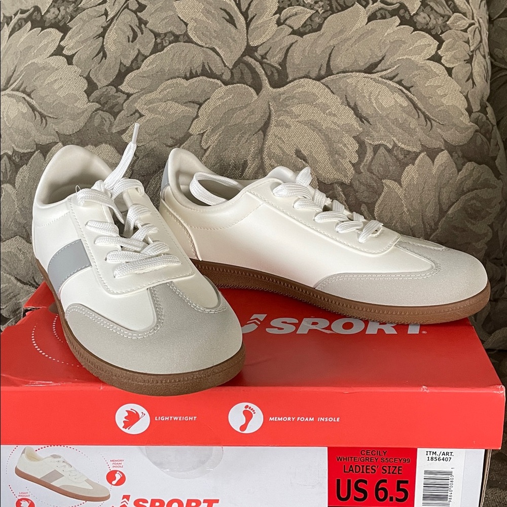 JSPORT Cecily Sneakers, Women’s 6.5, White Gray